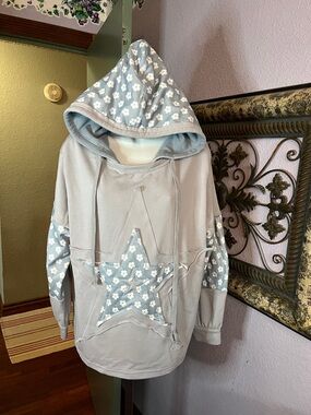 EUC One Eleven North Grey aHoodie with Floral,  Star, &  Patchwork Accent Sz S